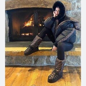 Fendi Reversible Black Down
Forever Puffer Jacket